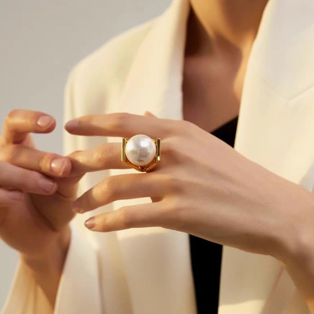 Pearl Statement Band Ring Stainless Steel. Size 8-8.5